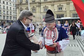 Франция - „Голямото хоро“ - фолклорна инициатива