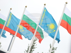 Казахстан - президент - посрещане