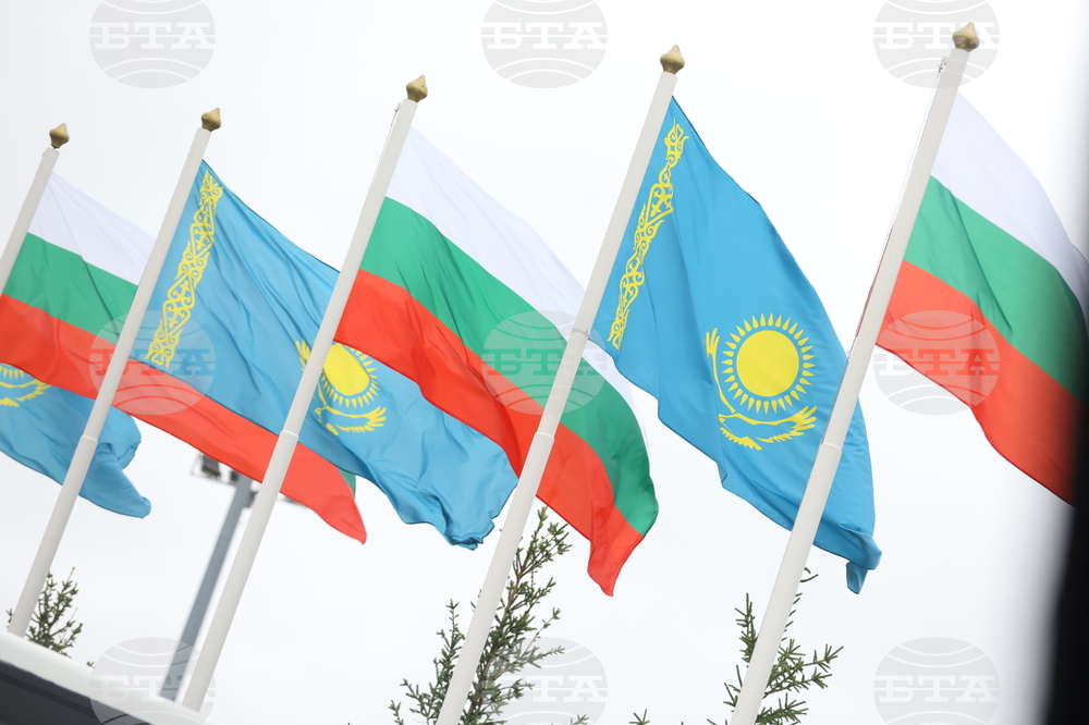 Казахстан - президент - посрещане