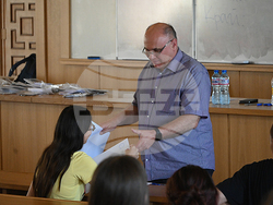 Конкурсният изпит по физика за кандидат-студенти за учебната 2025/2026 година започна в СУ