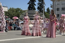 Казанлък - Празник на розата - шествие
