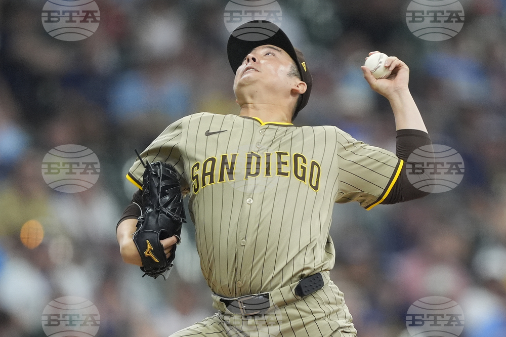 Padres Brewers Baseball