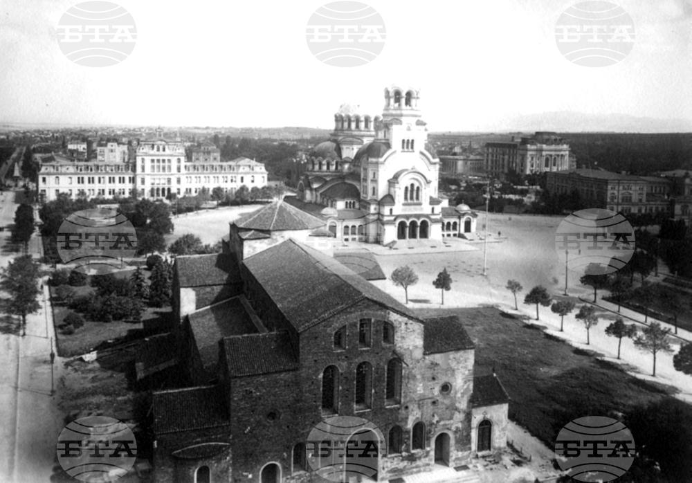 През 1931 година към „Притурка за преглед на чуждия печат“ БТА въвежда раздел „Писма от чужбина“