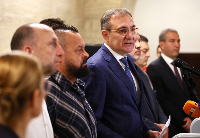Проверките на местата за настаняване на възрастни хора ще продължат, ще бъдем безкомпромисни, заяви министър Борислав Гуцанов