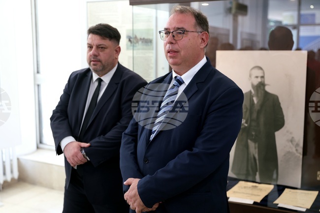 Доц. д-р Михаил Груев пожела на колегите си да останат отдадени на архивистиката - не само като професия, но и като кауза