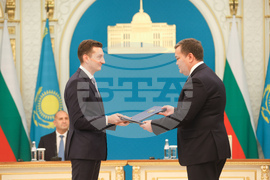 Казахстан - Касъм-Жомарт Токаев - Румен Радев  - двустранни документи  - подписване