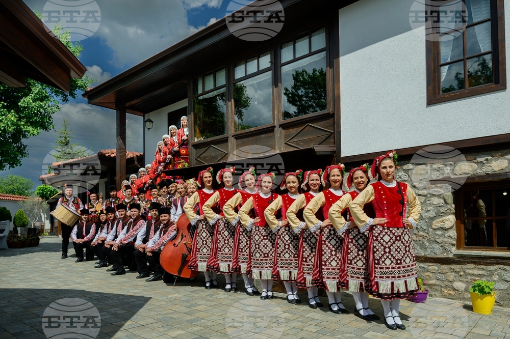 Изложба за 70-годишнината на ансамбъл „Загоре“ ще изпъстри днес алея „Стара Стара Загора“