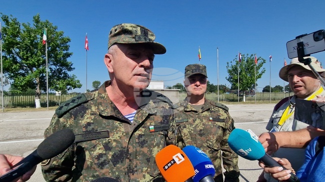 Предстои доставка на нови 320 джипа за армията, съобщи началникът на отбраната 