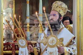 Ямбол - храм „Света Троица” - литургия