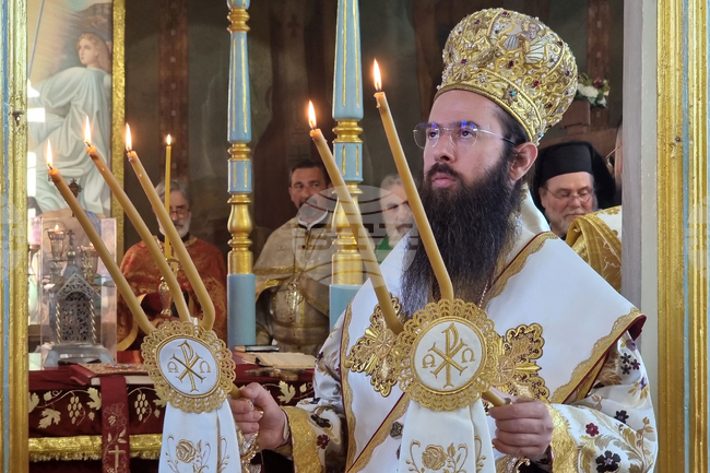 Ямбол - храм „Света Троица” - литургия