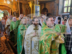 Ямбол - храм „Света Троица” - литургия