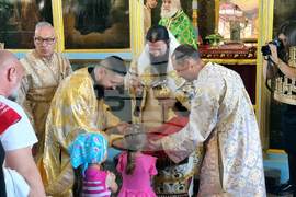 Ямбол - храм „Света Троица” - литургия