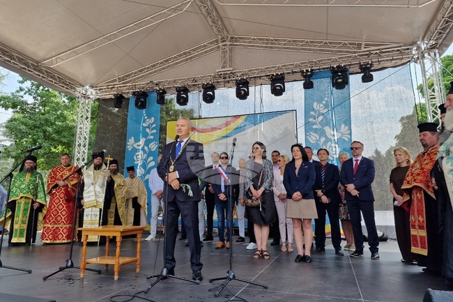 С литийно шествие, тържествен водосвет и концерт по повод Свети Дух – празник на града започна денят в Монтана