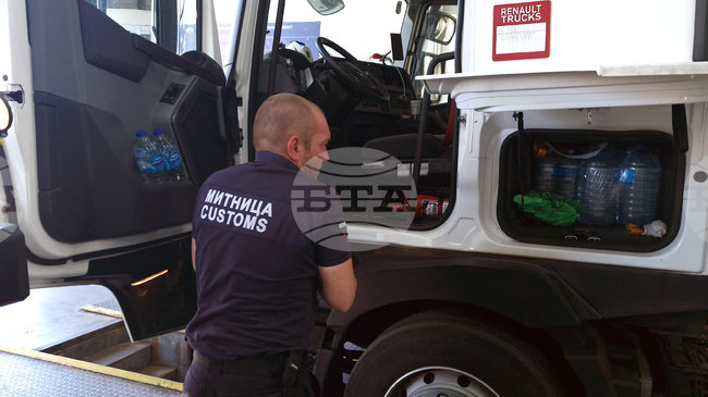 Customs Officers Seize 1.5 Million Contraband Cigarettes at Kapitan Andreevo Border Checkpoint