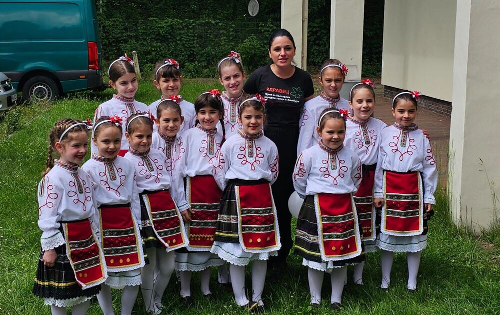 Вероника Антонова, Танцова група „Здравец“: Нашата цел е да съхраним, предадем и обогатим българския фолклор и култура в Хамбург