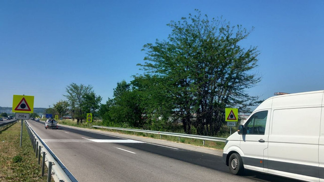 АПИ: Полага се шумна маркировка в участък от път I-5 Димитровград – Хасково, при кръстовището за завода Язаки