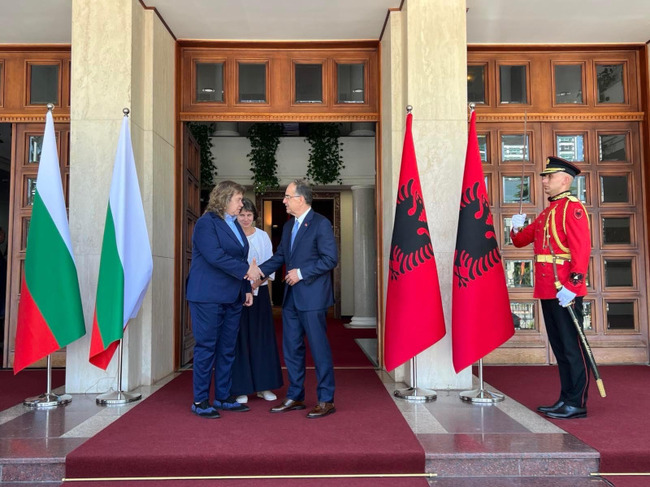 На среща с албанския президент Наталия Киселова изрази увереност, че България и Албания ще продължат да работят за изграждането на Коридор VIII