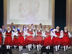 Снимки: сайтът на Саратския общински съвет