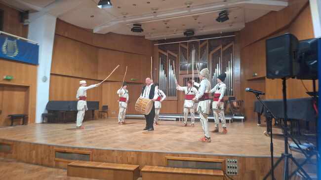 Босилеградски танцьори се изявиха на сцената на Националната музикална академия „Панчо Владигеров” в София