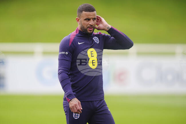 35-годишният Кайл Уокър подписа двегодишен договор с Бърнли