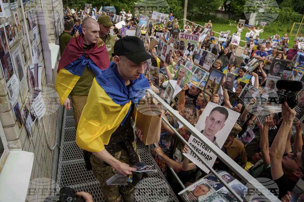 Русия и Украйна размениха затворници след най-голямото руско нападение с дронове от началото на войната, извършено миналата нощ