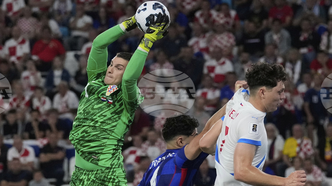 Треньорът на Жирона Мичел разкри, че вратарят Доминик Ливакович е отказал да играе за тима