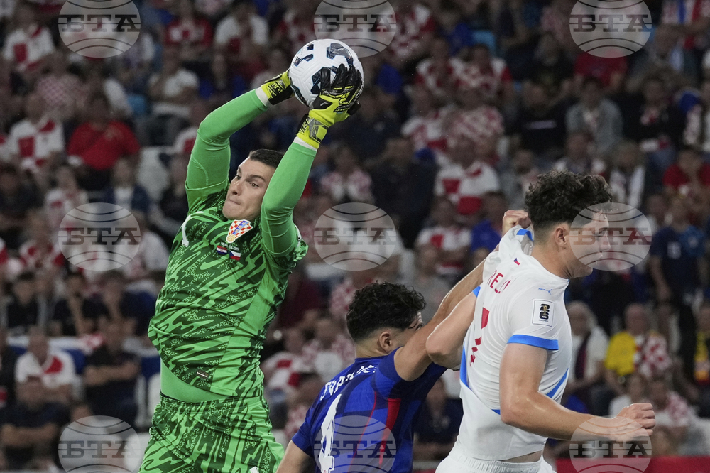 Треньорът на Жирона Мичел разкри, че вратарят Доминик Ливакович е отказал да играе за тима