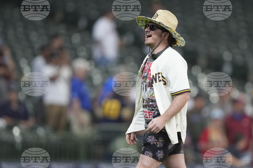 Braves Brewers Baseball