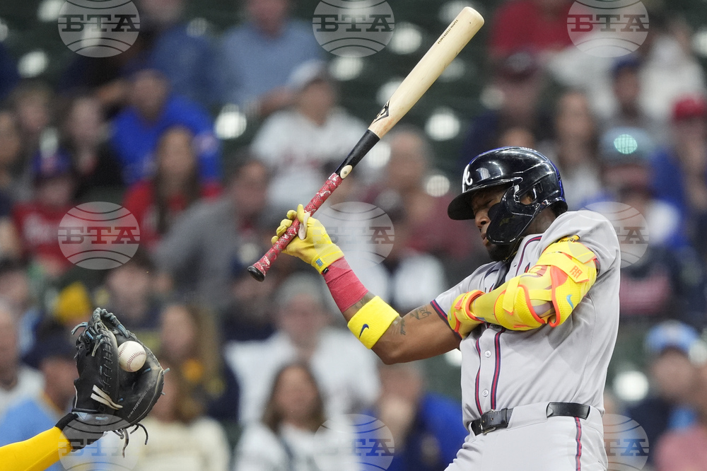 Braves Brewers Baseball