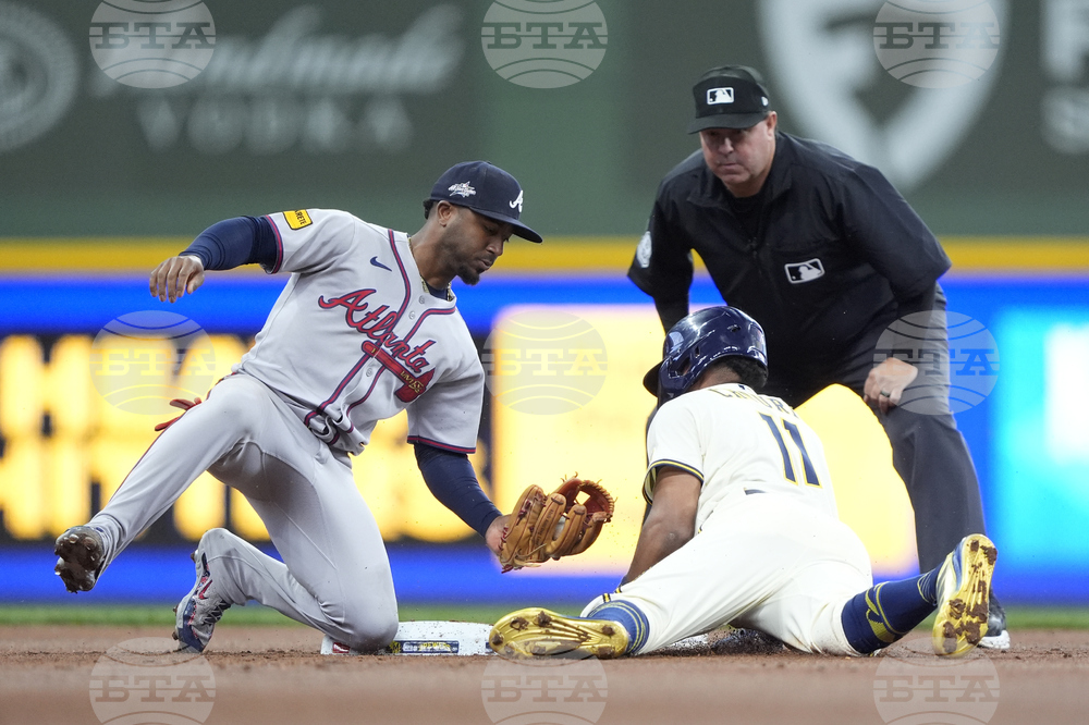 Braves Brewers Baseball