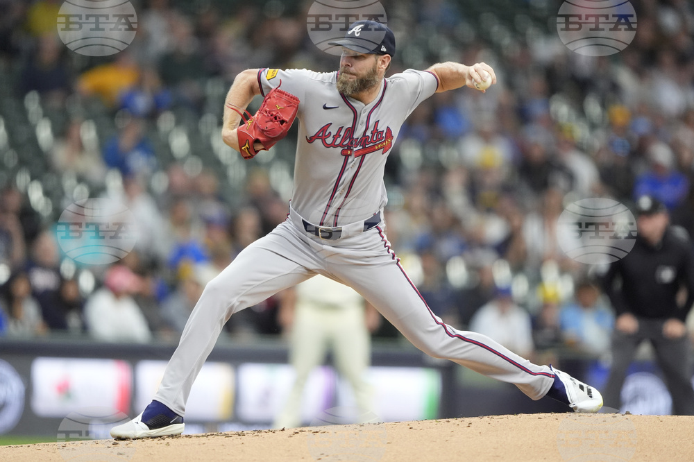 Braves Brewers Baseball