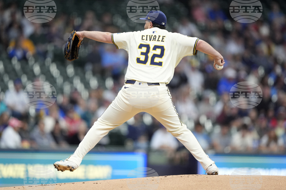Braves Brewers Baseball