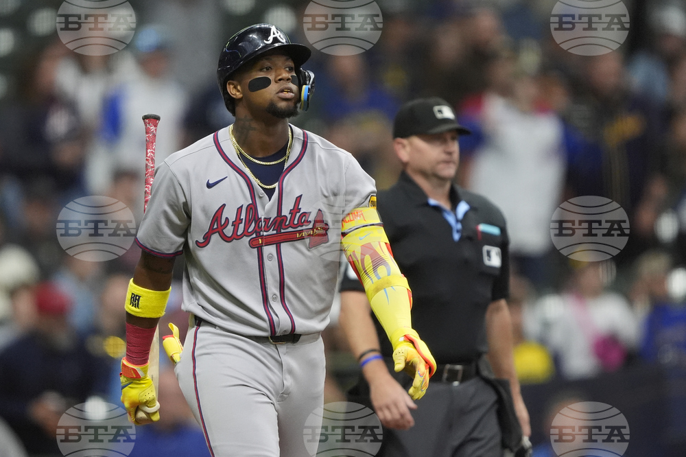 Braves Brewers Baseball