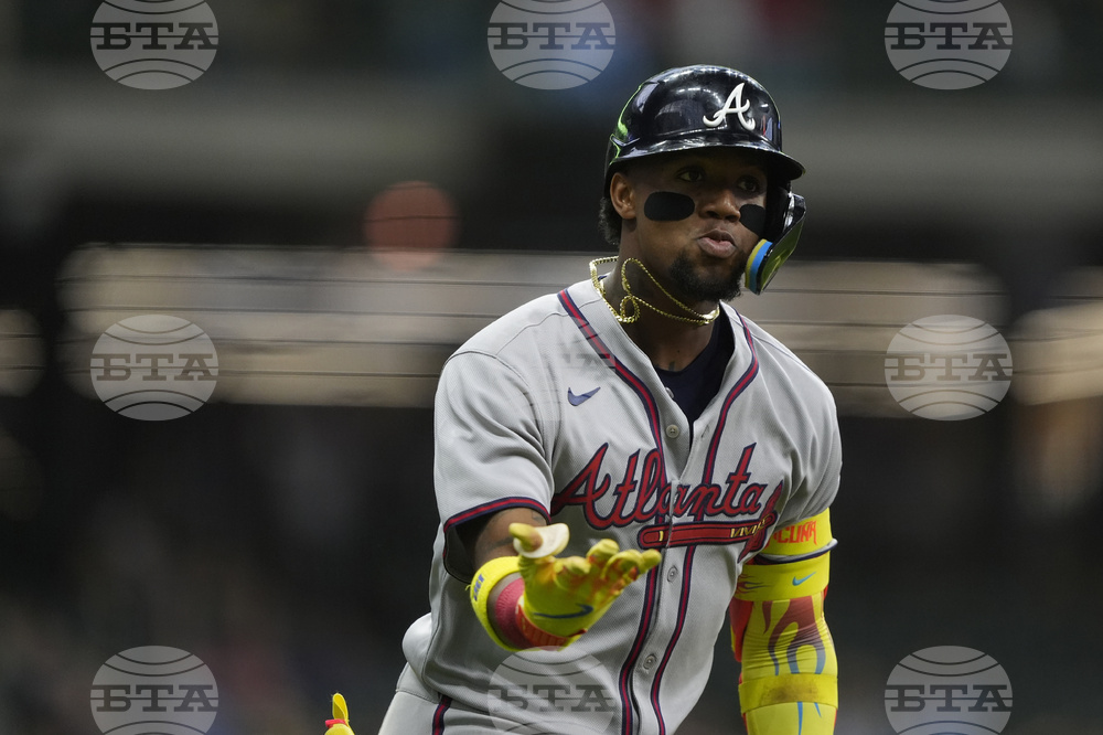 Braves Brewers Baseball