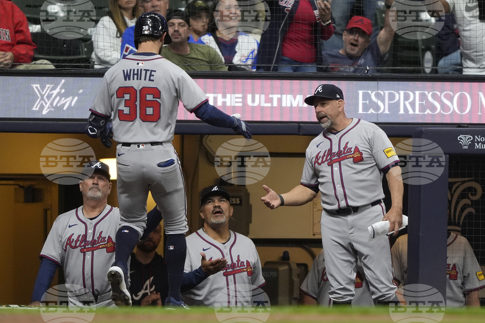Braves Brewers Baseball