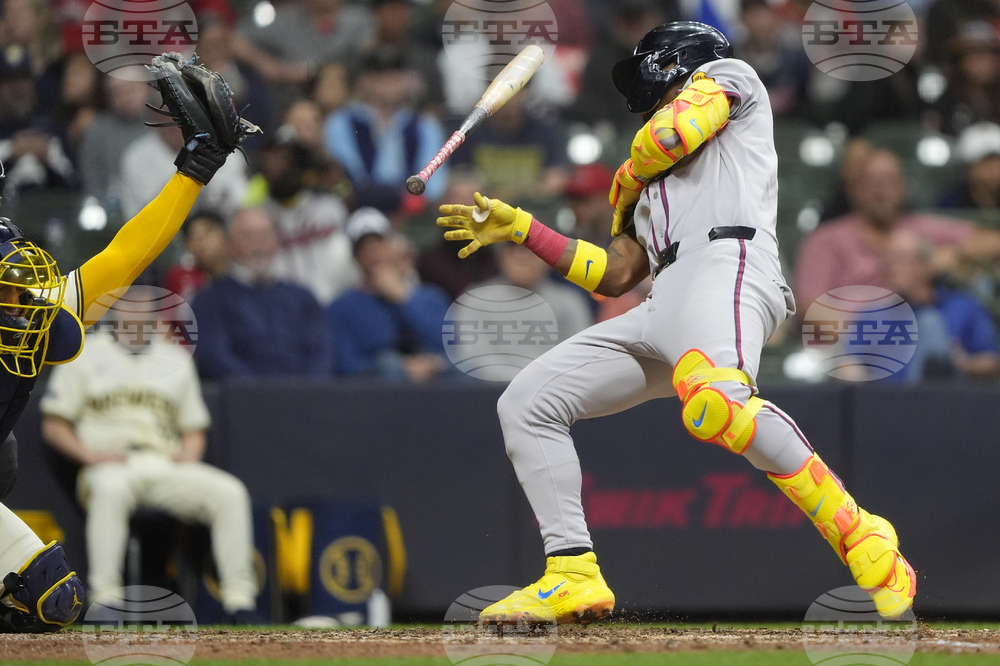 Braves Brewers Baseball