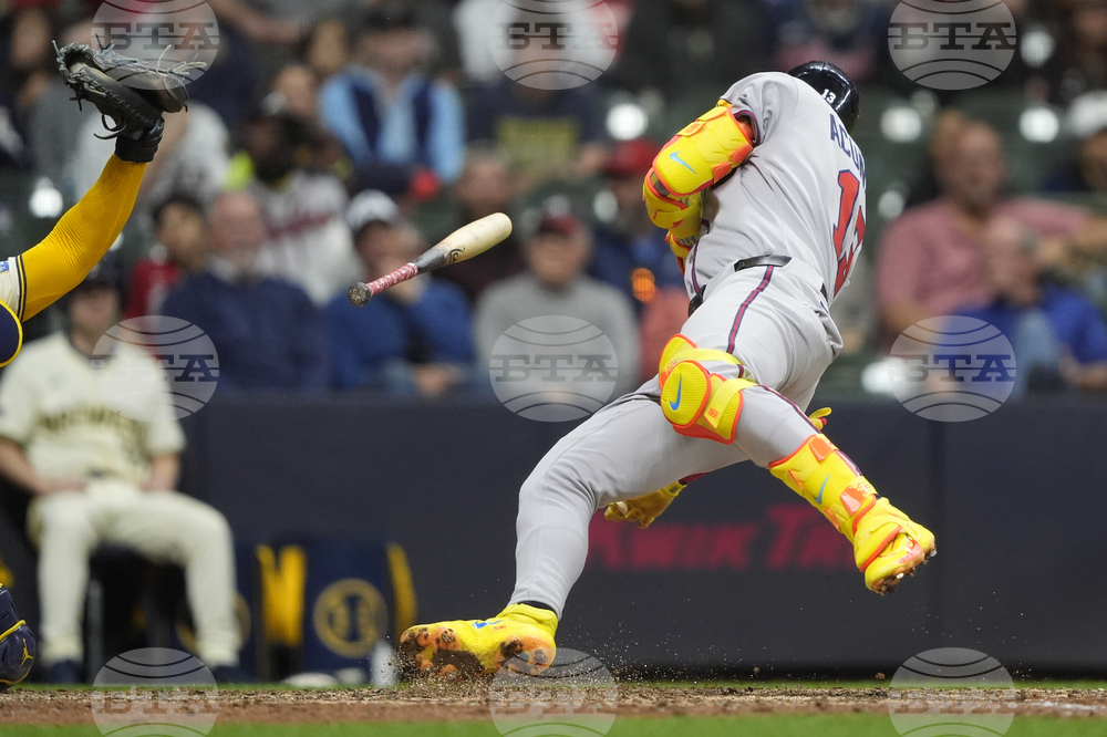Braves Brewers Baseball