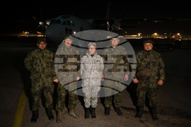 Летище "Враждебна" - самолет "Спартан“ - медици