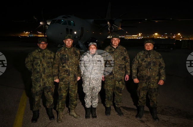 Летище "Враждебна" - самолет "Спартан“ - медици