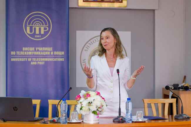 Ректорът на ВУТП проф. Темелкова откри VIII Международна лятна академия по лидерство в град Кавала