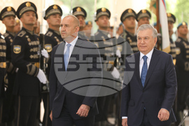 Узбекистан  - Румен Радев  - официално посрещане