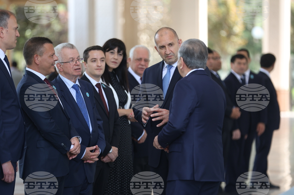 Узбекистан  - Румен Радев  - официално посрещане