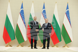 Узбекистан  - Румен Радев  - официално посрещане