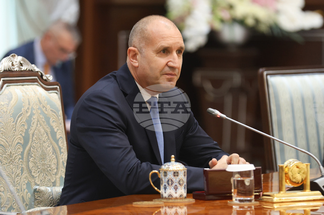 България и Узбекистан имат важна роля в свързаността между Европа и Азия чрез Транскаспийския транспортен коридор, заяви президентът Румен Радев в Ташкент
