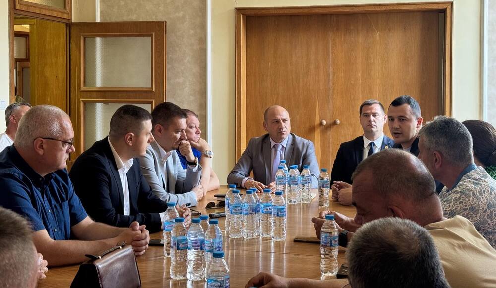 Среща с народни представители и представители на спортните клубове се проведе в Ловеч