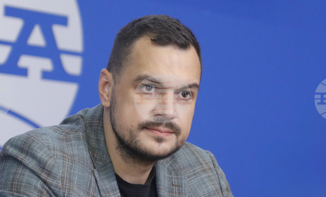 Приоритетите във втория ми мандат в НПСС са свързани с ремонтите на студентските общежития и с увеличението на стипендиите, каза за БТА Ангел Стойков