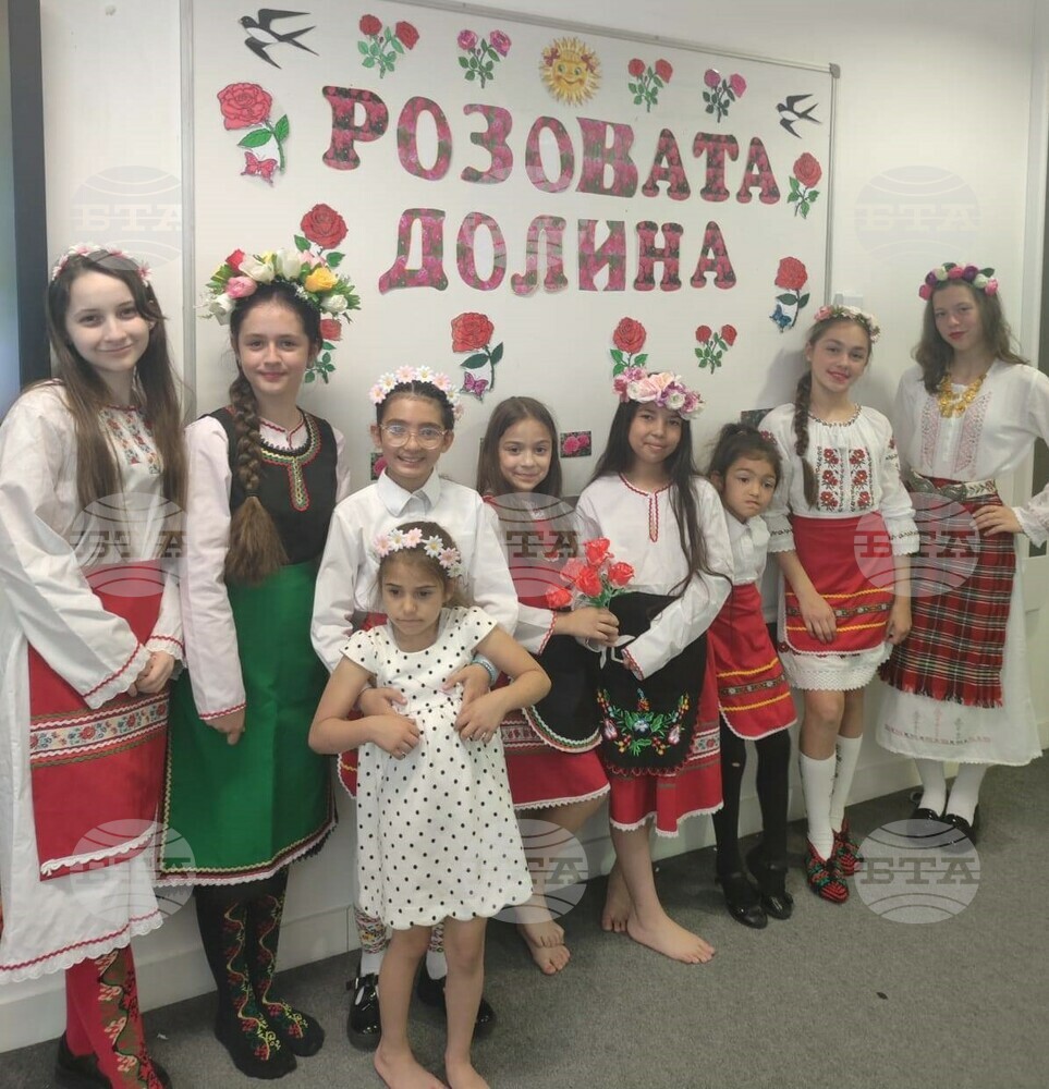 Фестивал на розата се състоя в Българското училище „Любен Каравелов“ в Блекбърн, Великобритания