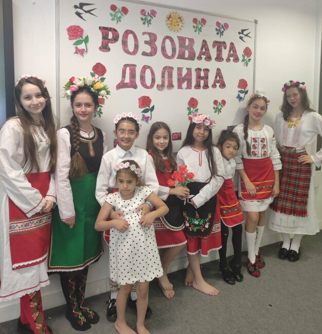 Фестивал на розата се състоя в Българското училище „Любен Каравелов“ в Блекбърн, Великобритания
