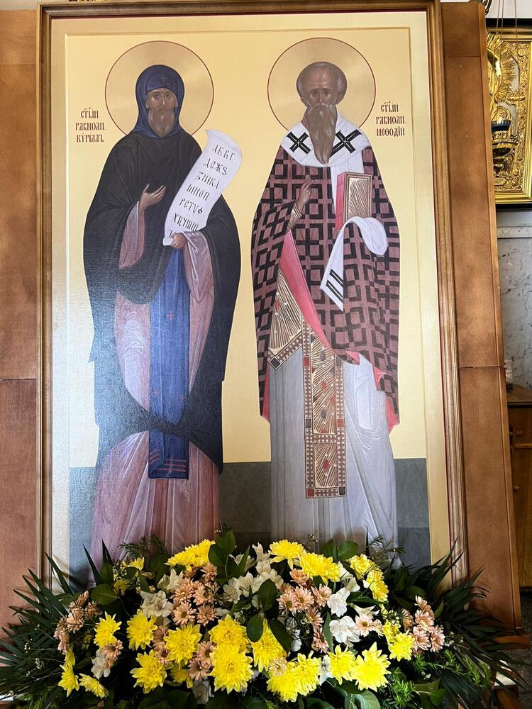 Българска делегация начело с посланика на България в Беларус участва в литургия в памет на Светите братя Кирил и Методий