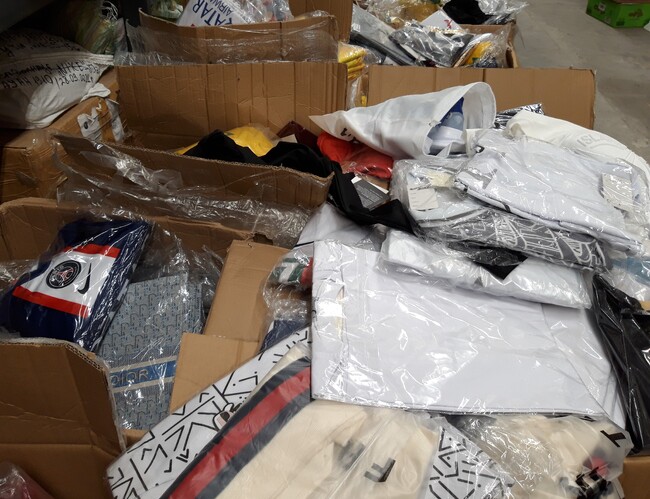 Над 20 000 „маркови“ стоки задържаха митническите служители на МП Капитан Андреево